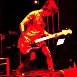 Bass for the band (saratone) https://t.co/tHxnuE8na4