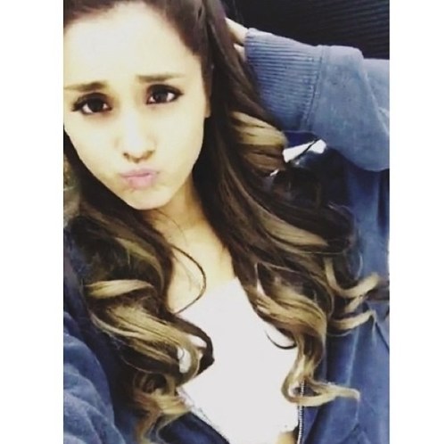 ∞ @ArianaGrande ~ Arianator ∞