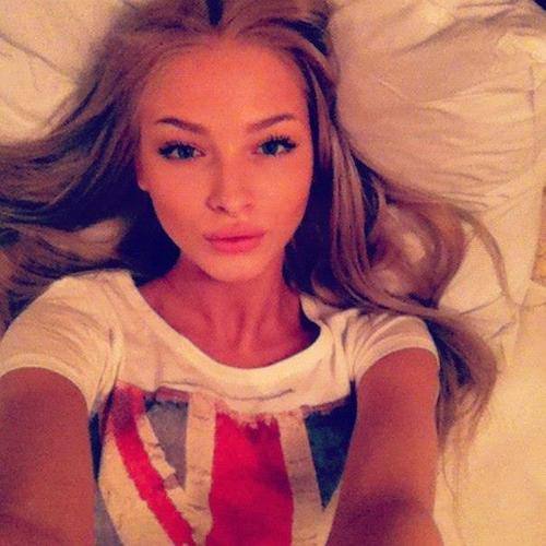 Volg me pleas ik zal leuke tweets tweeten retweet zo veel mogelijk