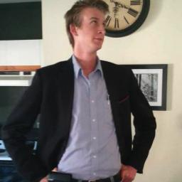#Catholic, #Conservative, #ProLife  Married to @rvanliempt.  Board member of @chwksymphony.