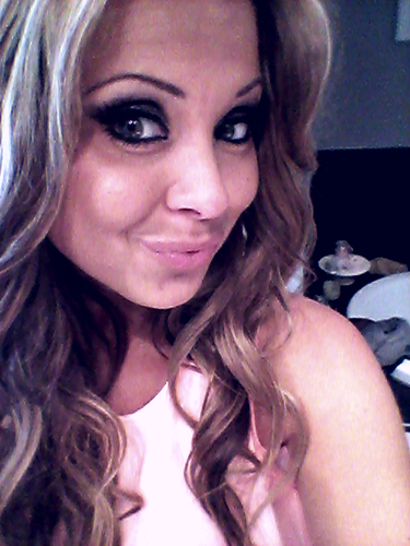 be the kind of woman that, when your feet hit the floor every morning, the devil says,oh, crap. She's up..♥♥