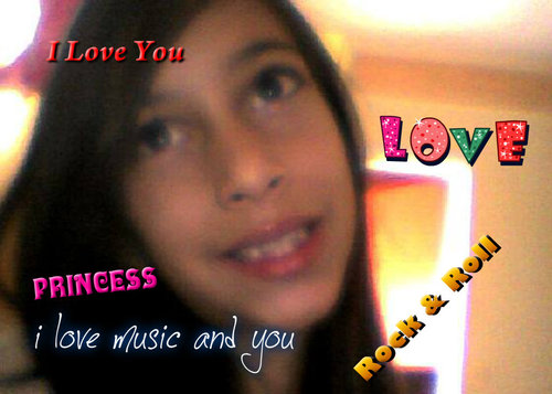 Tenho 9 anos de idade,amo @CimorelliBand e sou brasileira                          I'm 9 years old, and I am Love @ CimorelliBand Brazilian