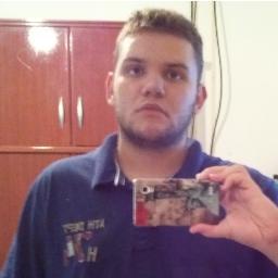 Corinthiano , 20 anos , 
add  ai msn : lucas_cavalaro5@hotmail.com