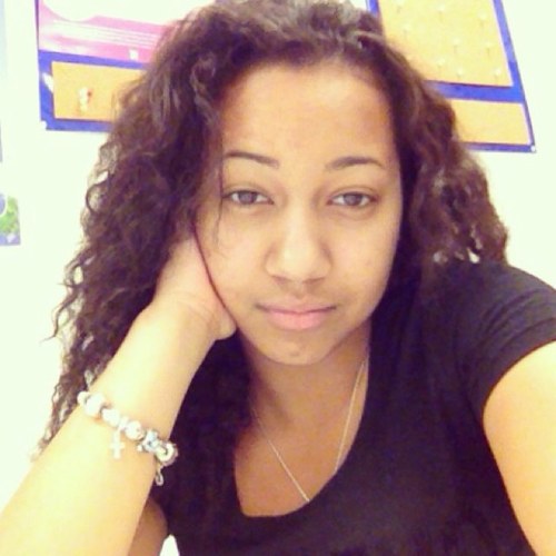Stephanie ¦ 18 ¦ 5'2 ¦ :)