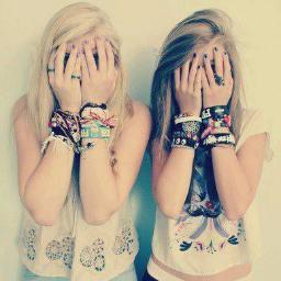 ♥Le temps passe. Et chaque fois qu'il y a du temps qui passe, il y a quelque chose qui s'efface ...