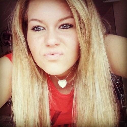 #Cynthia / Blondhaar/ BlauwGroengrijse oogjes/  -
