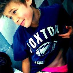17. Enamorado de su sonrisa. Mi número favorito el ∞. ¿Color favorito? el color de sus ojos. Mi mayor afición estar a su lado Sigueme ---›http://t.co/WkCnDFCLLQ