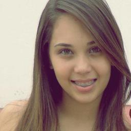 Sou uma mistura. Uma mistura de amor e ódio, de riso e de choro, de gentileza e ignorância, de sabedoria e idiotice.