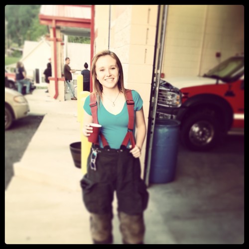 I ♡♥ Fries Fire&rescue department! I play softball, volleyball, wrestle. I like fishing, camping, running, an definitely hanging/partying wit friends ;D