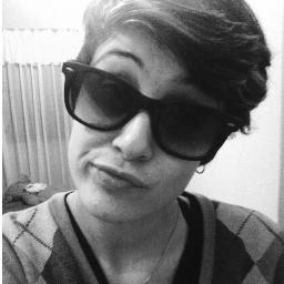 I like my beats fast and my bass down low (Azevedo, Aline)