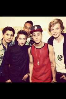 Two girls, Five boys. One Wapp Group, Since 28'09'12. love for Mainstreet & Alessandro.