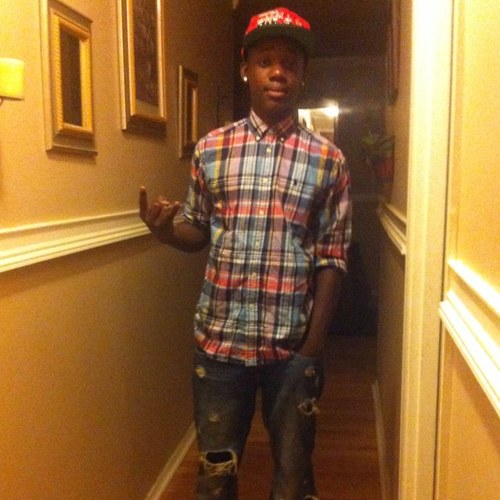I live in a small town called Donalsonville trying to make it somewhere. follow me @Youngbeginner!!