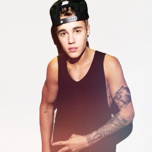 BELIEBERS HELP BELIEBERS ♥ I want to be OLLG on July 23rd in Kanata ♥ my seat is: floor A, row 19, seat 7 
Justin is my lifesaver and my idol, help ❤