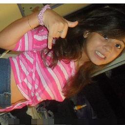 Amo meuuus amigos em geral 
(Isabela , Michelle revoredo , vanessa) principaiiiis :D