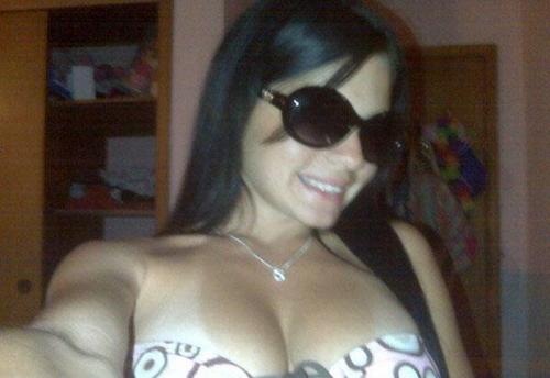 amable,carinosa ,seductora apasionada,quiero tener un millon de amigas ojo 1000 %HETERO...ingeniera de profesion.
