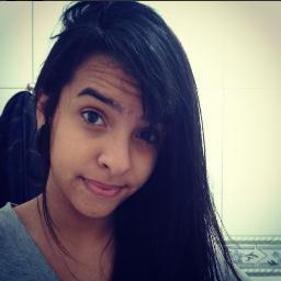 17, Designer de Interiores. Instagram : @hoycaah