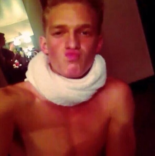 just codys two favorite gingers                         ❤ samantha and kaylie ❤