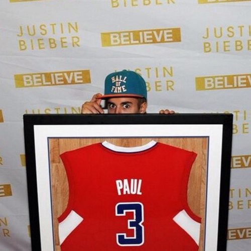 FREEE FOLLOW!!! FOLLOW MY ACCOUNT @tummybelieber I FOLLOW BACK JUST ASK