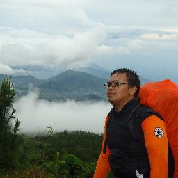 MELANGKAHLAH KEDEPAN JANGANLAH MENENGOK KEBELAKANG