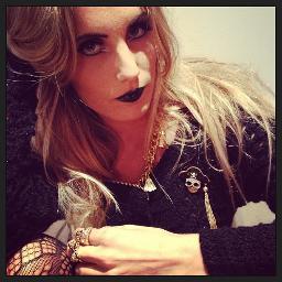 Makeup Artist 
social & moda