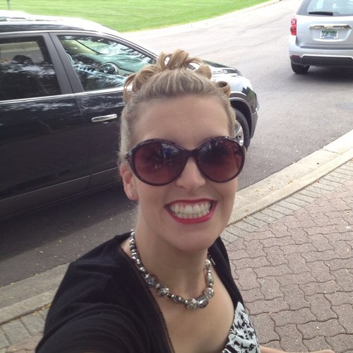 FarneyYa's profile picture. 