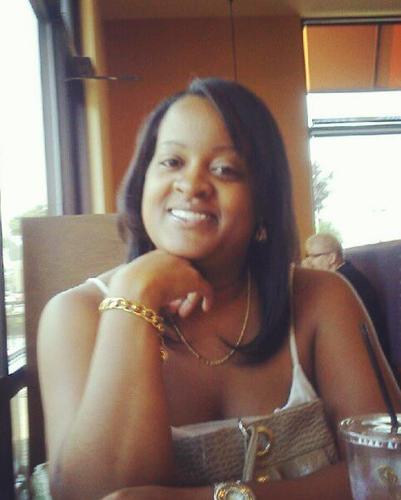 msladytrin0705's profile picture. 