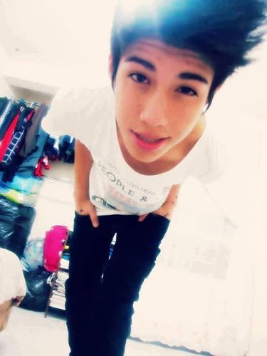 Hola soy Agustin Rodriguez, tengo 15 años, me gusta el KPop, Justin Bieber y One Direction.