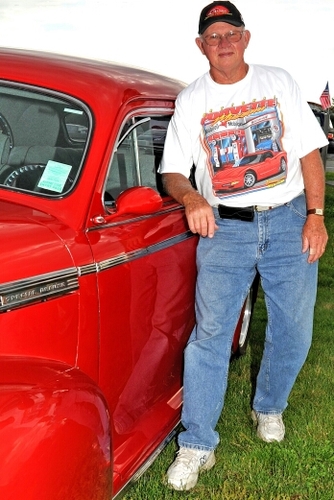 RayModela8's profile picture. 