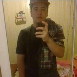 tamo ai vivendo a vida,seguindo meu istinto protegendo minha familia skate é minha cara musica é minha vida ♪♫