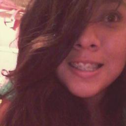 Una simple Chava Nada que contar de su vida,Esconder mi tristeza en Una sonrisa.... Y mas ....
