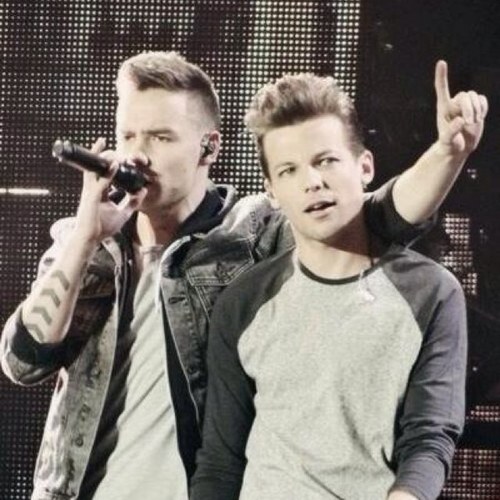 Darian and McKenzie here! Those 5 idiots are our life! Personals- @tomlindickk and @McKenzieAllysa! 0/5