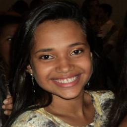 - 14 anos , sagitáriana ,sensivel,carinho , vascaina até morrer :))