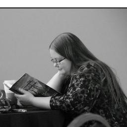 mollybdos's profile picture. Books • Computers