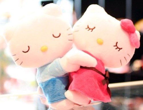 I`m a Hello Kitty fan. Follow me if you`re one. ♥