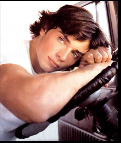 SuperManOUAT's profile picture. I'm Clark Kent grew up on a farm in Kansas with my parents|I got to high school I'm 15|#OUAT#StorybrookHigh