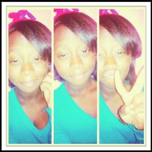 F***K DAH B.I.O FOLLOW MEH ND I WILL FOLLOW YHEW BCK