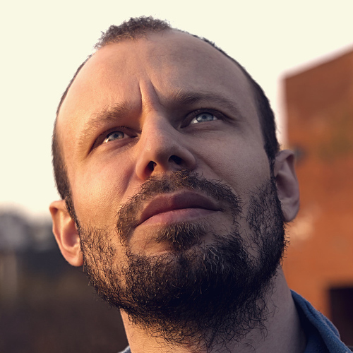 stdset's profile picture. Love guns, alpine skiing. Occasional poker player.