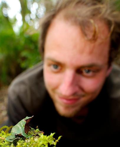 Conserving amphibians by scientific research and photography.