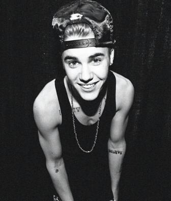 If you ever read thiis JUSTIN we will always love you..please follow us :)  #ifollowback #TeamFollowBack