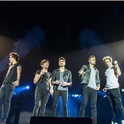 Free Follow frm @LiamsBigPayno and @ChristineHoran_