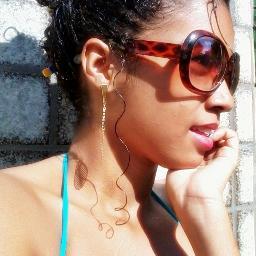Sou apenas uma garota normal, 15 anos, peirciana que gosta muito de viver perigosamente.