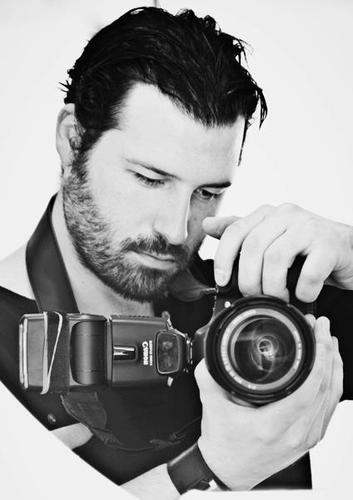 In-house photographer and digital editor for an Interior Design company and freelance photographer.