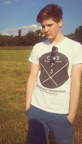 lehyon's profile picture. 14|German|follow4follow. please also follow me on instagram @lehyon