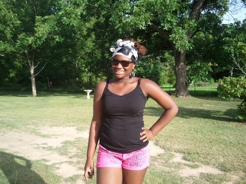 iam a tomboy love to eat love basketball and football