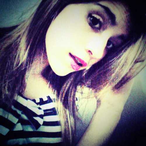 Deus,familia,amigos,15 anos ,feliz,ama chocolate, sorrisos,instagram _annamoralez ;p, para mais detalhes siga.rs