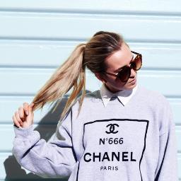 Amante de la ropa, enamorada de la moda y todo lo relacionado. ¿Mi sueño? Que me lleven de compras por NY