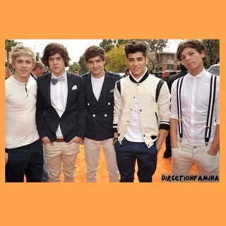Hi! We're new fanbase, help us reach 100 followers please!xx thankyou :)