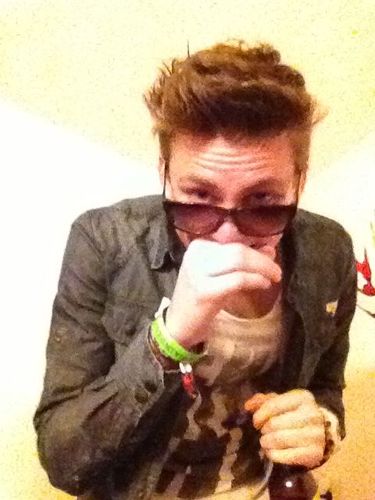 Dutch - 19 years old - MGK - EST 4 LIFE - LACEUP - FOLLOWBACK - FOLLOW4FOLLOW -