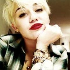 Lαяy Princesinha Pfta Te Amo mt .
                      Keep on moving, keep climbing Keep the faith, baby ♪♪