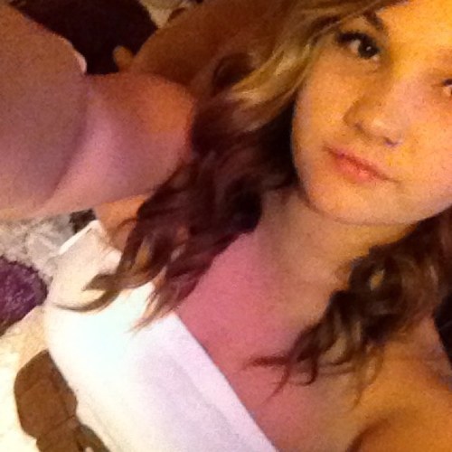 Kayla_Komoroski's profile picture. 